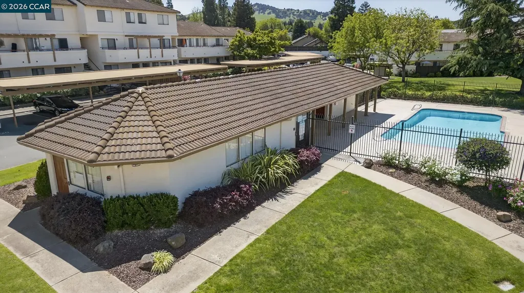 5015 Valley Crest Drive #121 Concord CA 94521