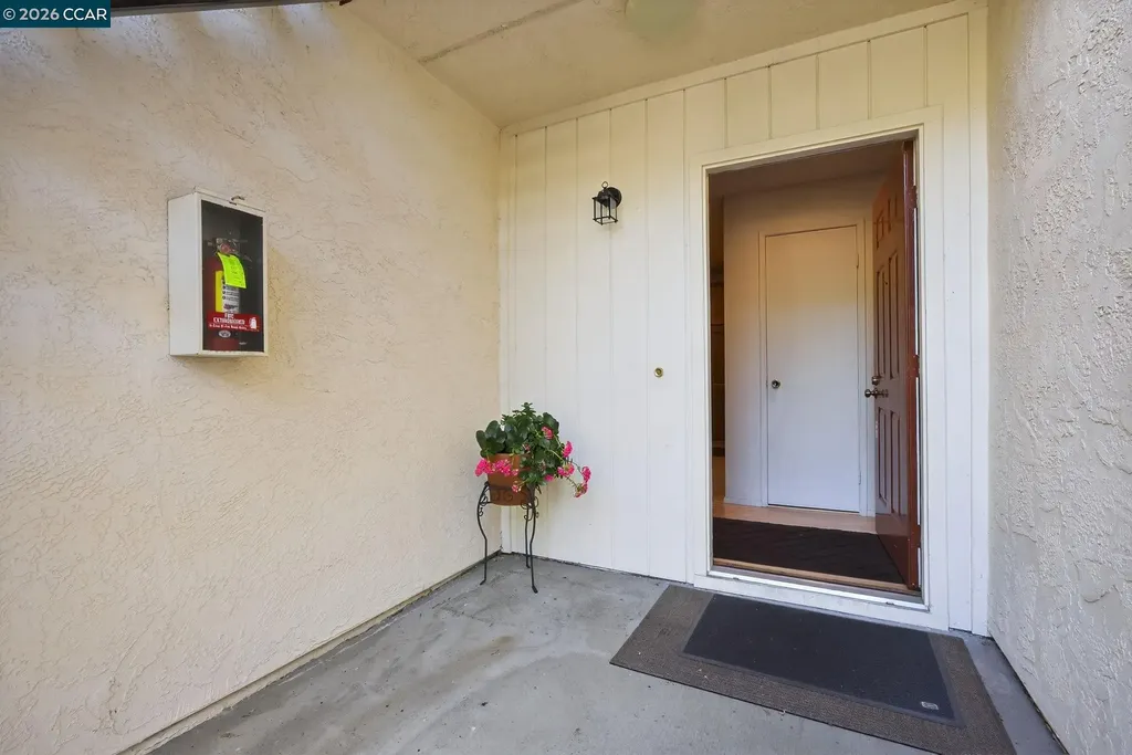 5015 Valley Crest Drive #121 Concord CA 94521