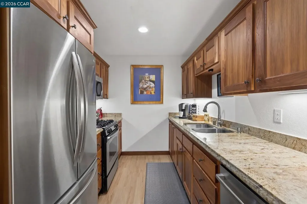 5015 Valley Crest Drive #121 Concord CA 94521