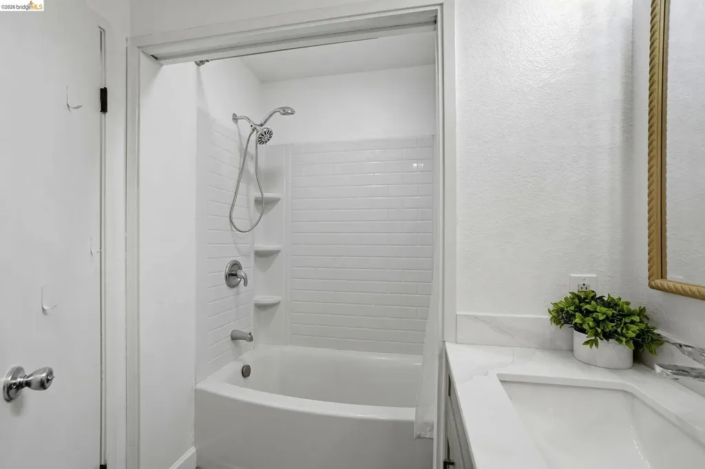 239 Paseo Bernal Moraga CA 94556
