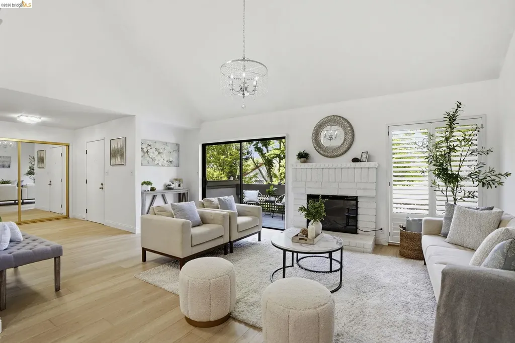 239 Paseo Bernal Moraga CA 94556