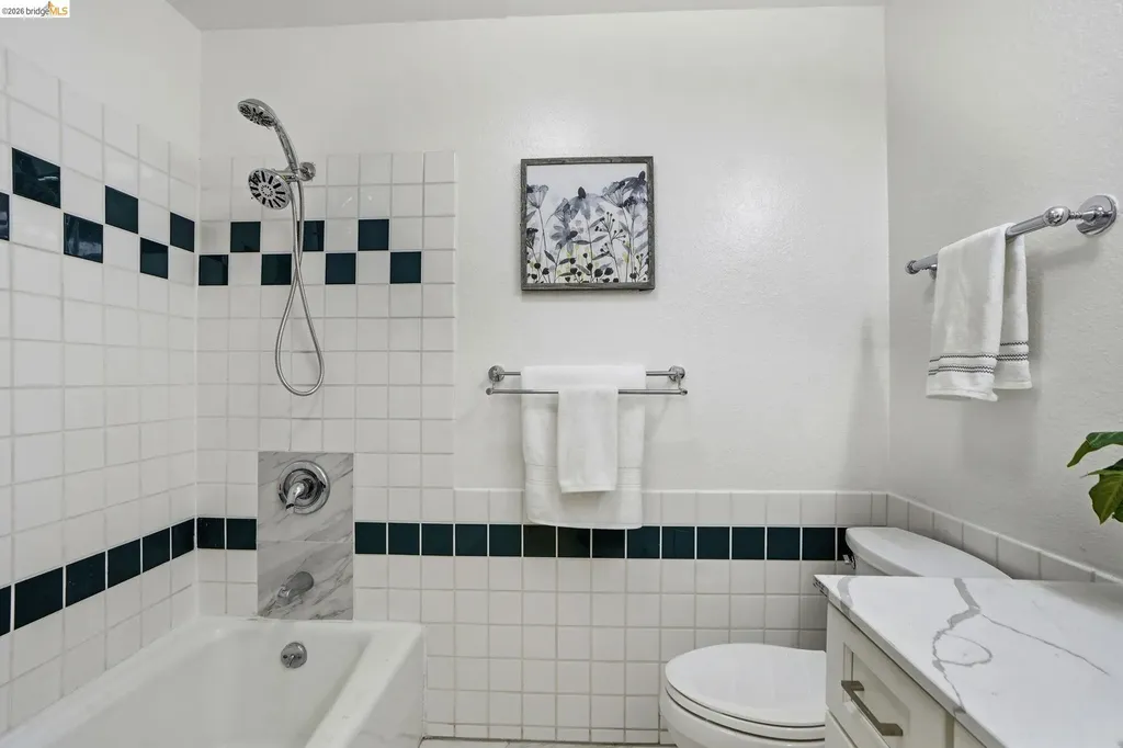 239 Paseo Bernal Moraga CA 94556