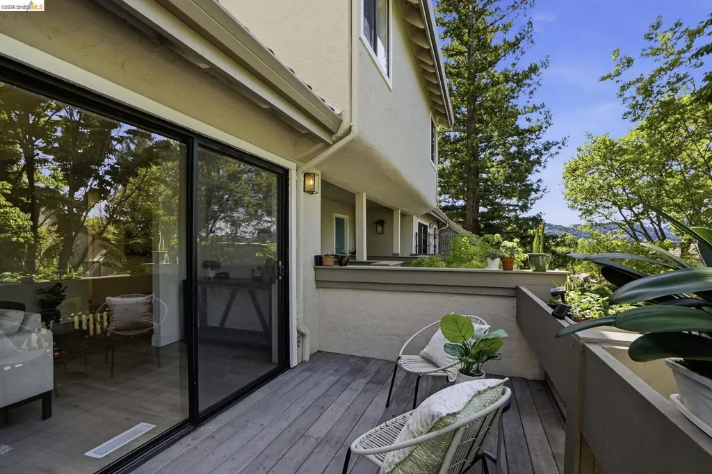 239 Paseo Bernal Moraga CA 94556