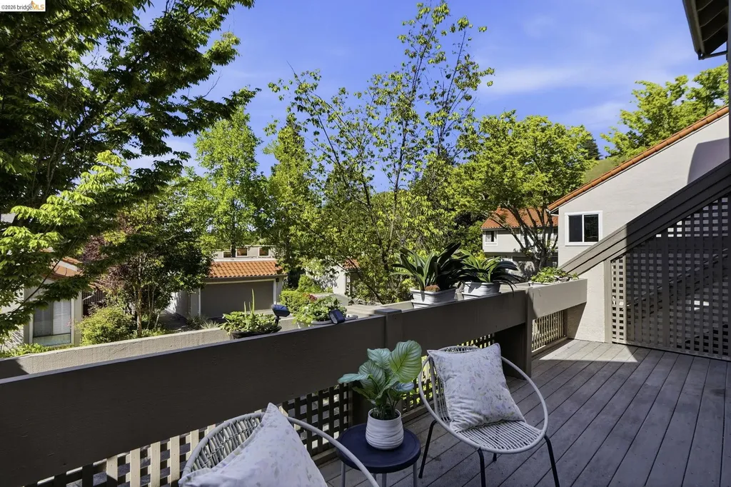 239 Paseo Bernal Moraga CA 94556