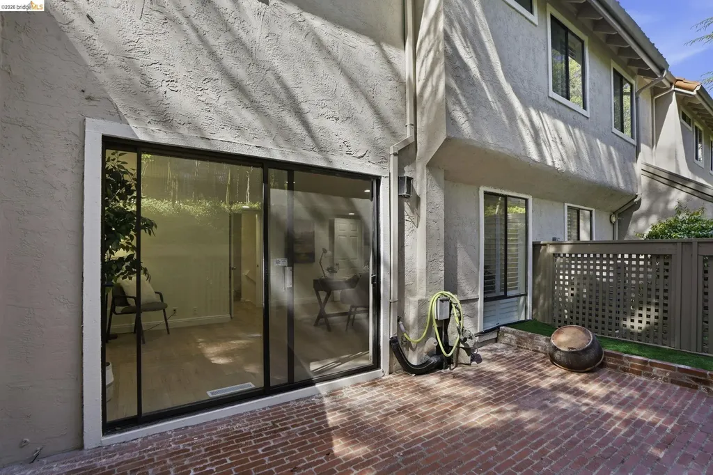 239 Paseo Bernal Moraga CA 94556