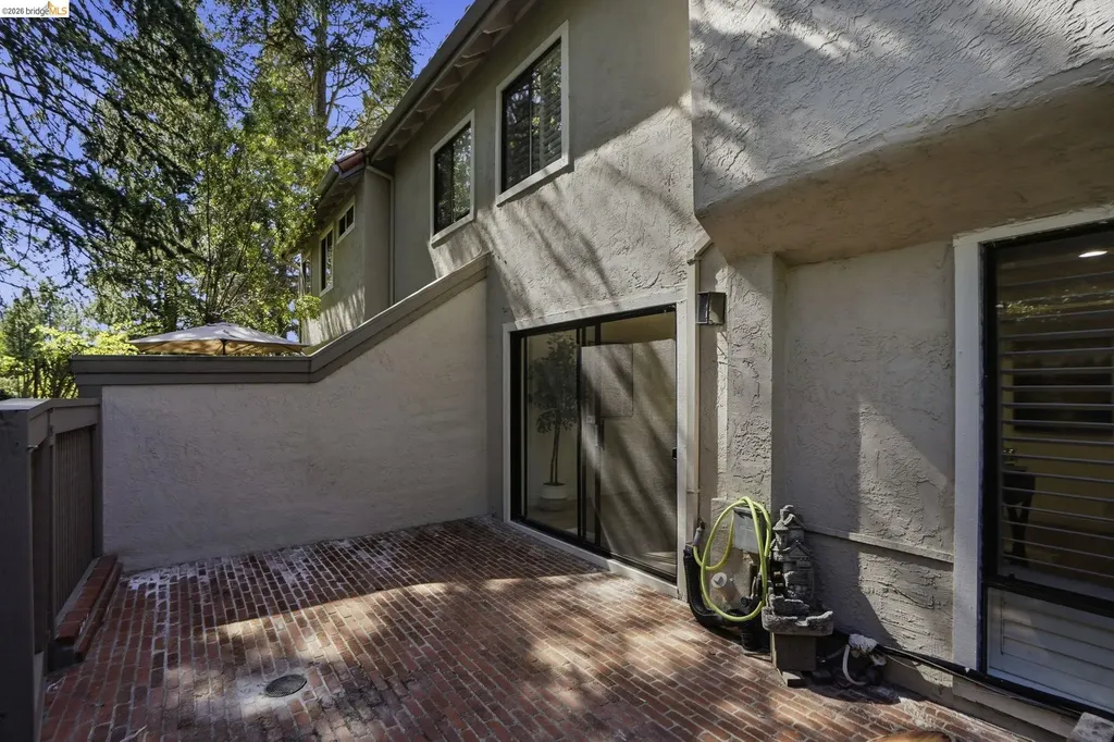 239 Paseo Bernal Moraga CA 94556