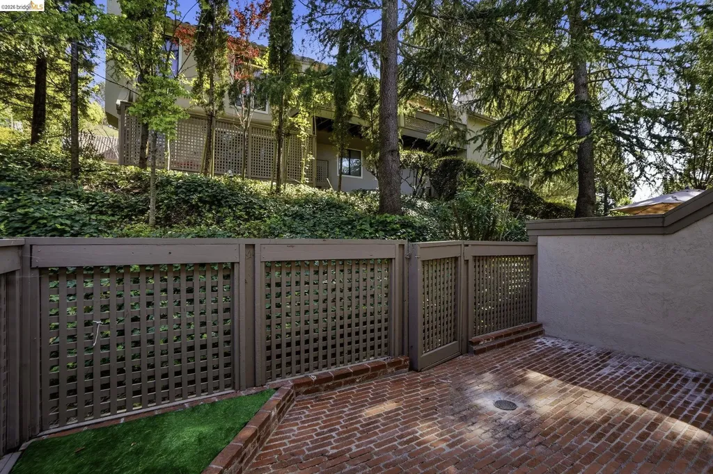 239 Paseo Bernal Moraga CA 94556