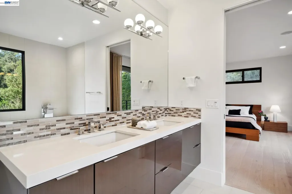 3 West Circle Oakland CA 94611