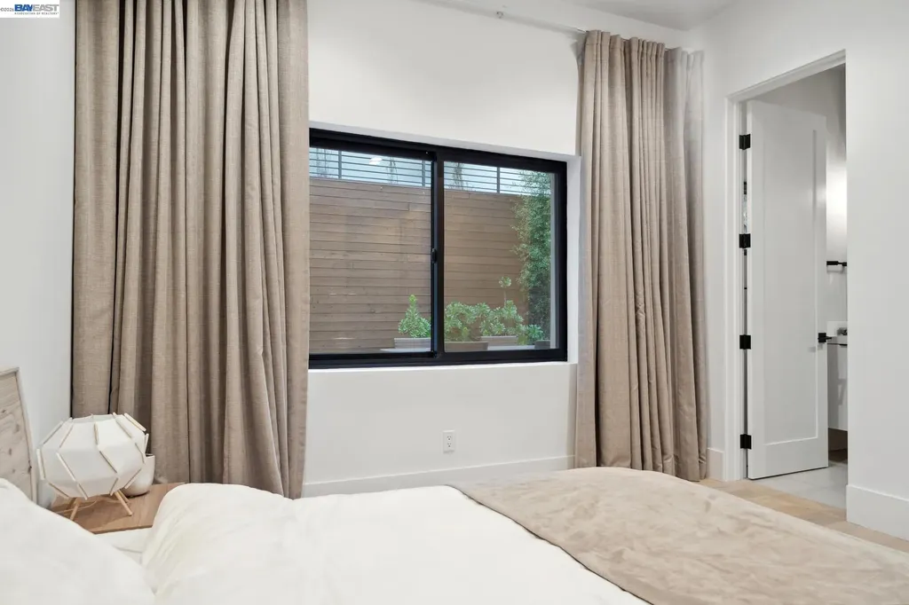 3 West Circle Oakland CA 94611