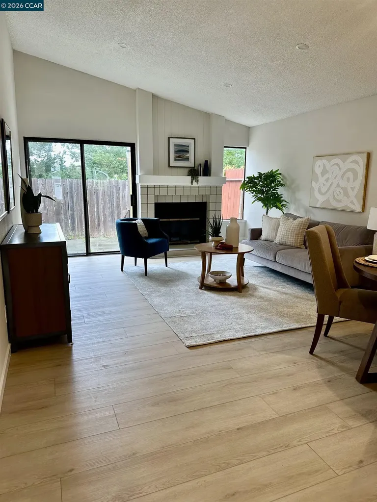 1086 Canterbury Hercules CA 94547