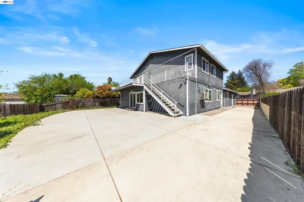 2102 Overhill Road Concord CA 94520