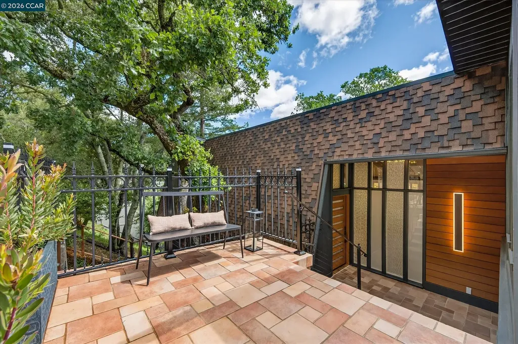 130 La Espiral Orinda CA 94563