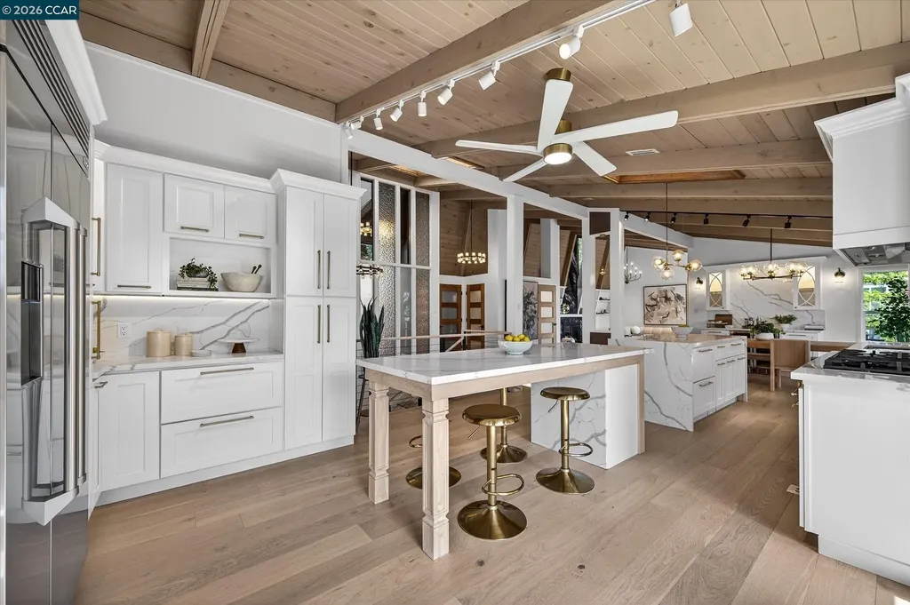 130 La Espiral Orinda CA 94563
