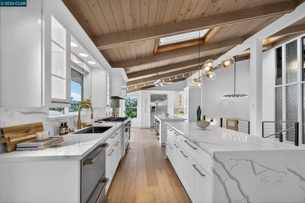 130 La Espiral Orinda CA 94563