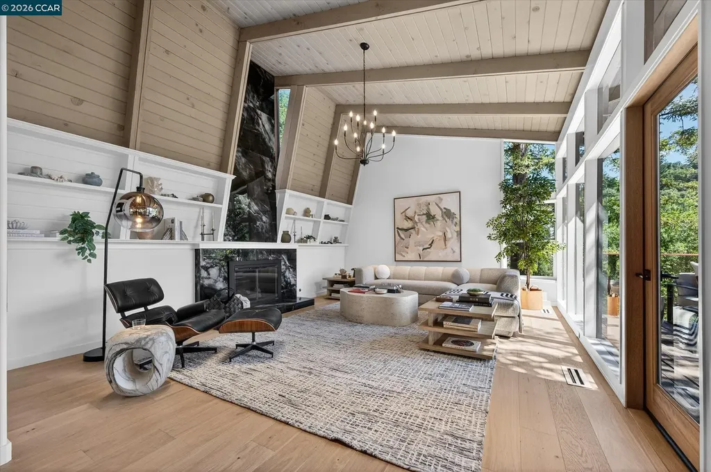 130 La Espiral Orinda CA 94563