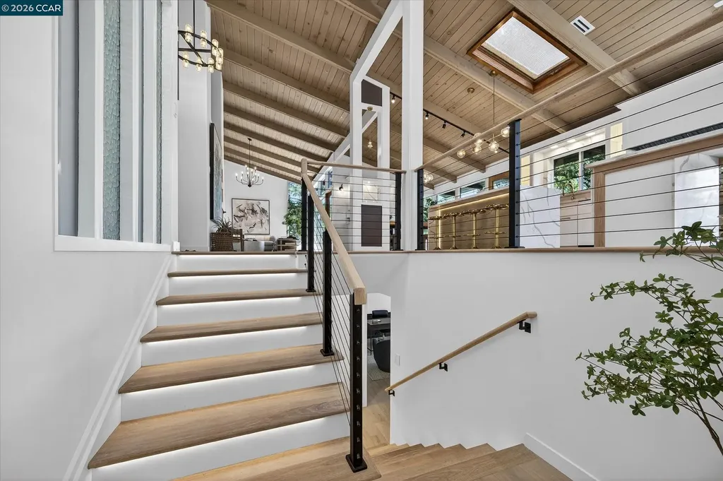 130 La Espiral Orinda CA 94563