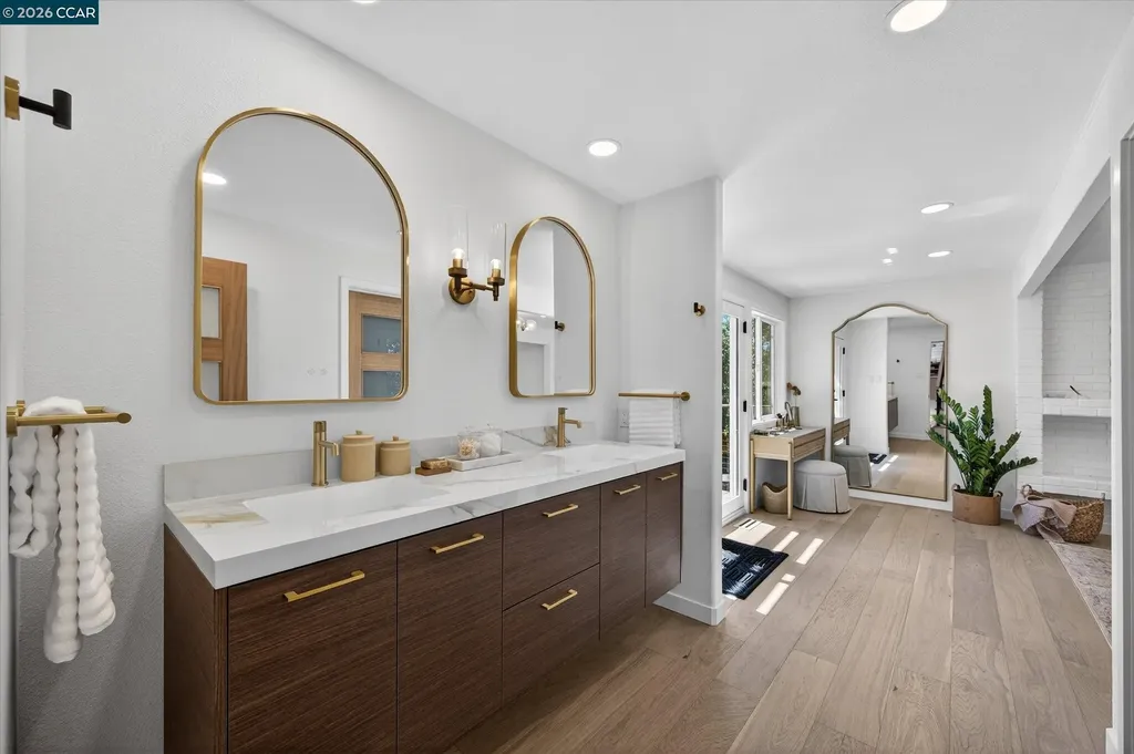 130 La Espiral Orinda CA 94563