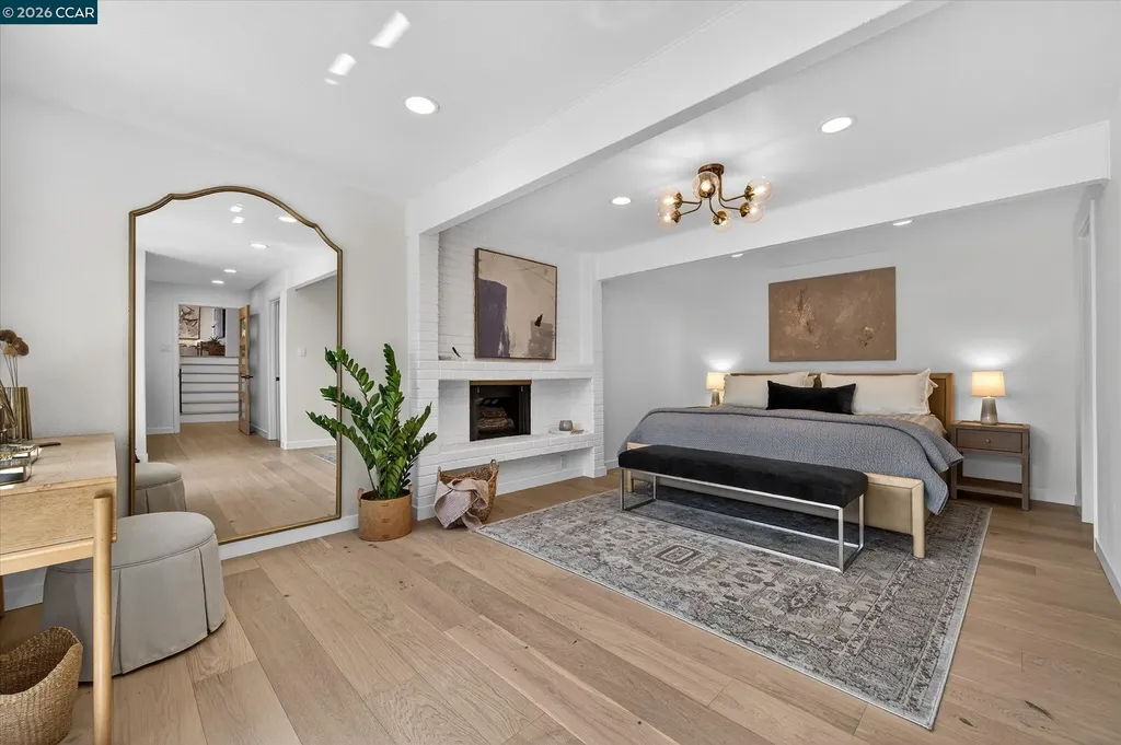 130 La Espiral Orinda CA 94563