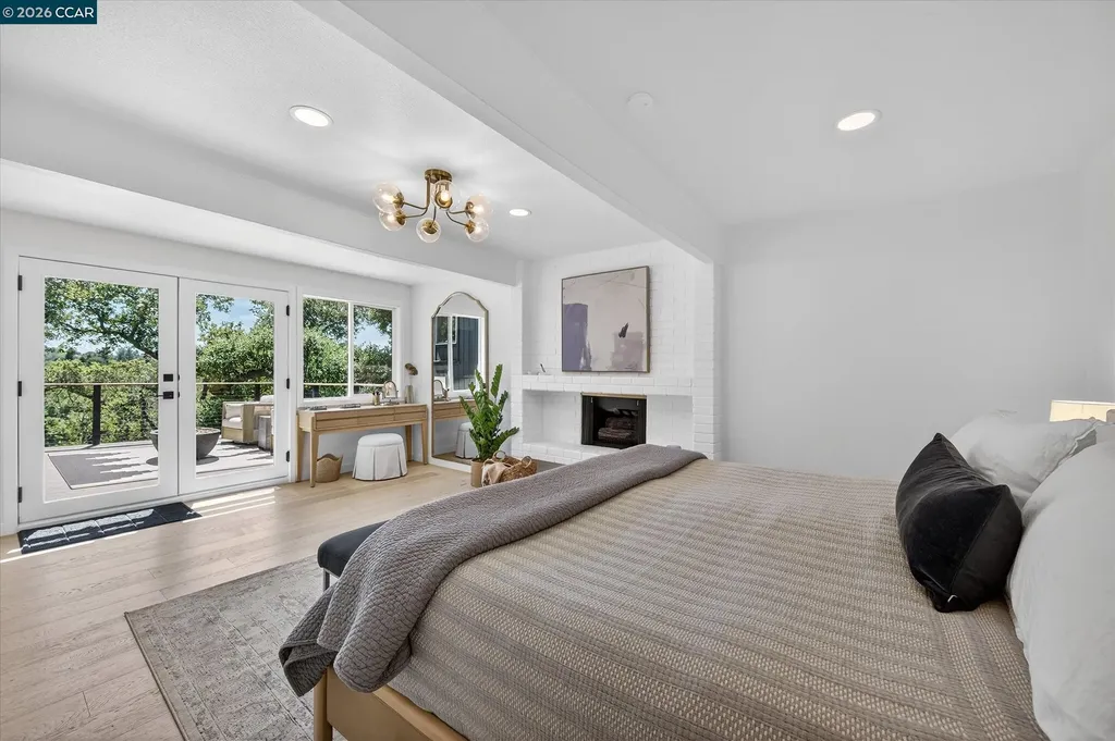 130 La Espiral Orinda CA 94563