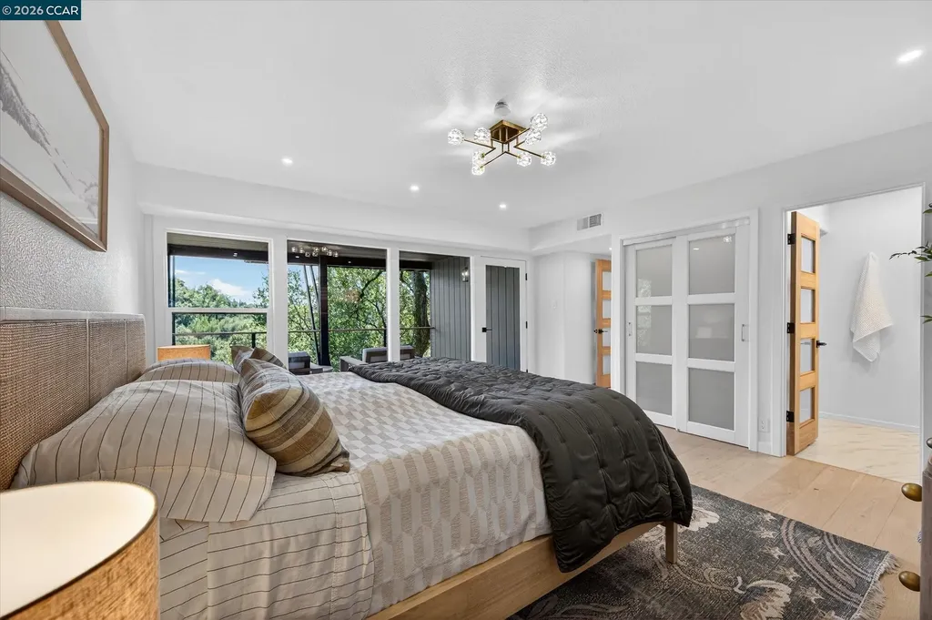 130 La Espiral Orinda CA 94563