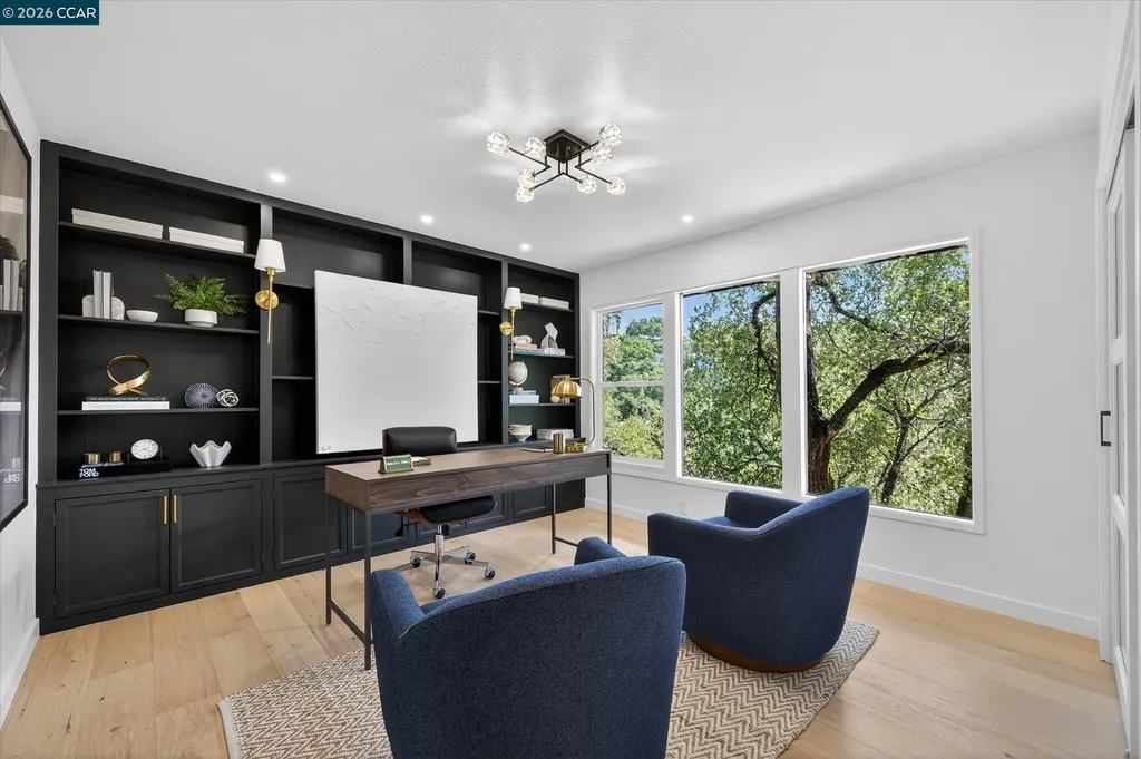130 La Espiral Orinda CA 94563