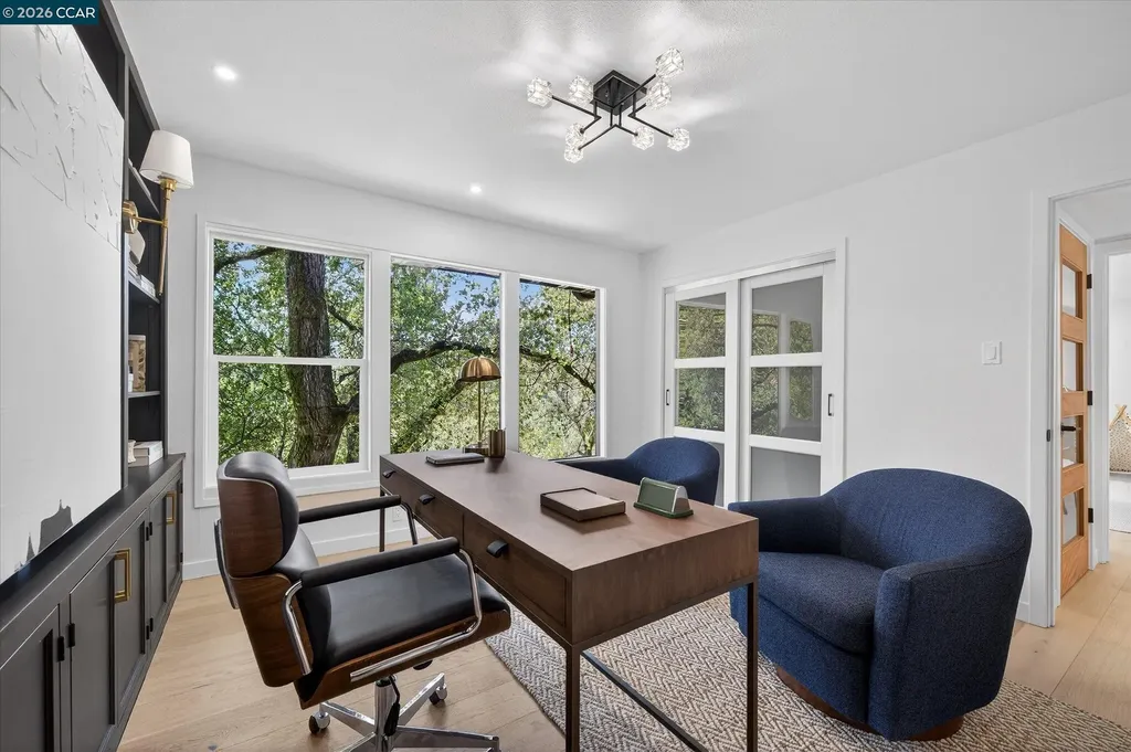 130 La Espiral Orinda CA 94563