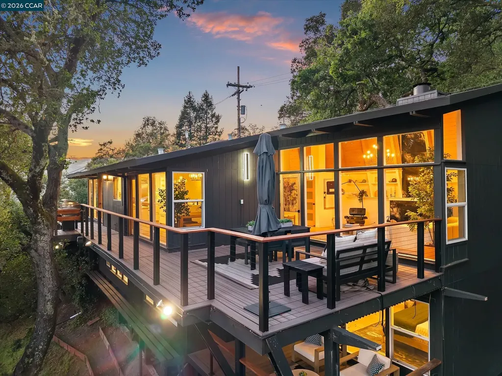 130 La Espiral Orinda CA 94563