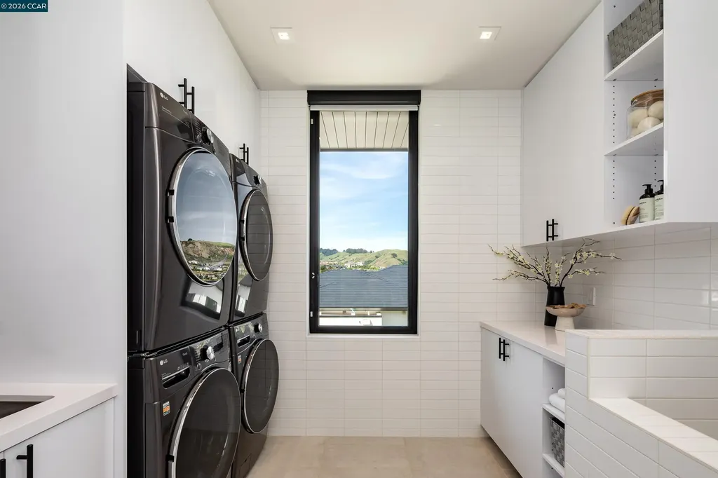 83 Dairy Creek Lane Orinda CA 94563