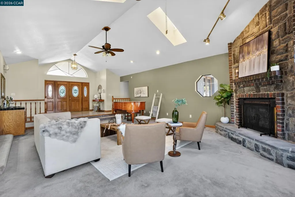 139 Loren Lane Oakley CA 94561