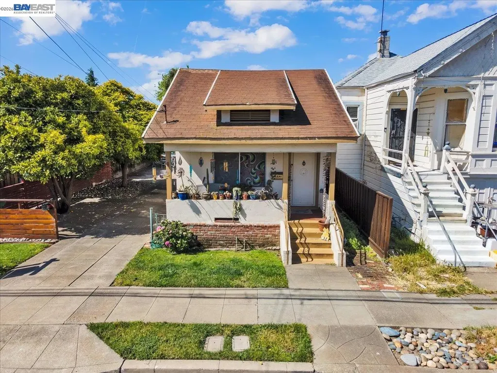3208 Washington Street Alameda CA 94501