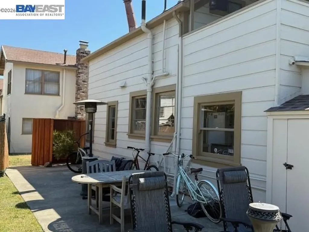 3208 Washington Street Alameda CA 94501