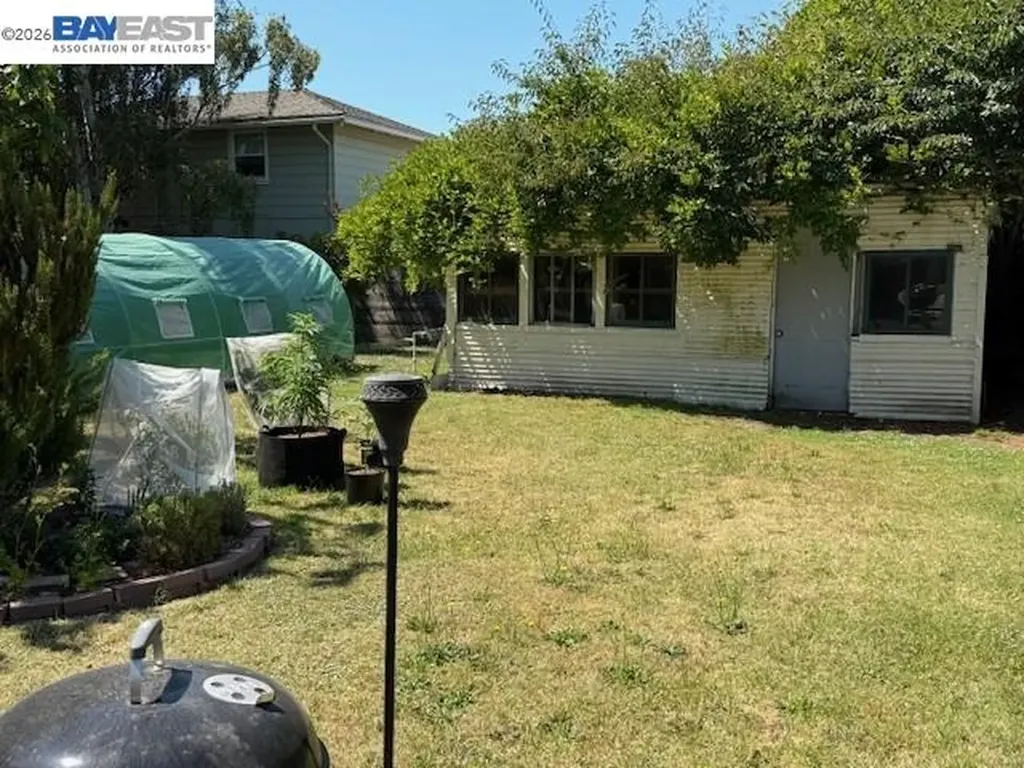 3208 Washington Street Alameda CA 94501