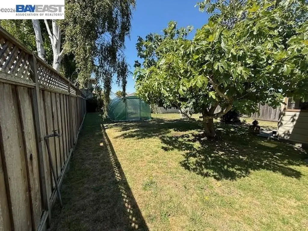 3208 Washington Street Alameda CA 94501