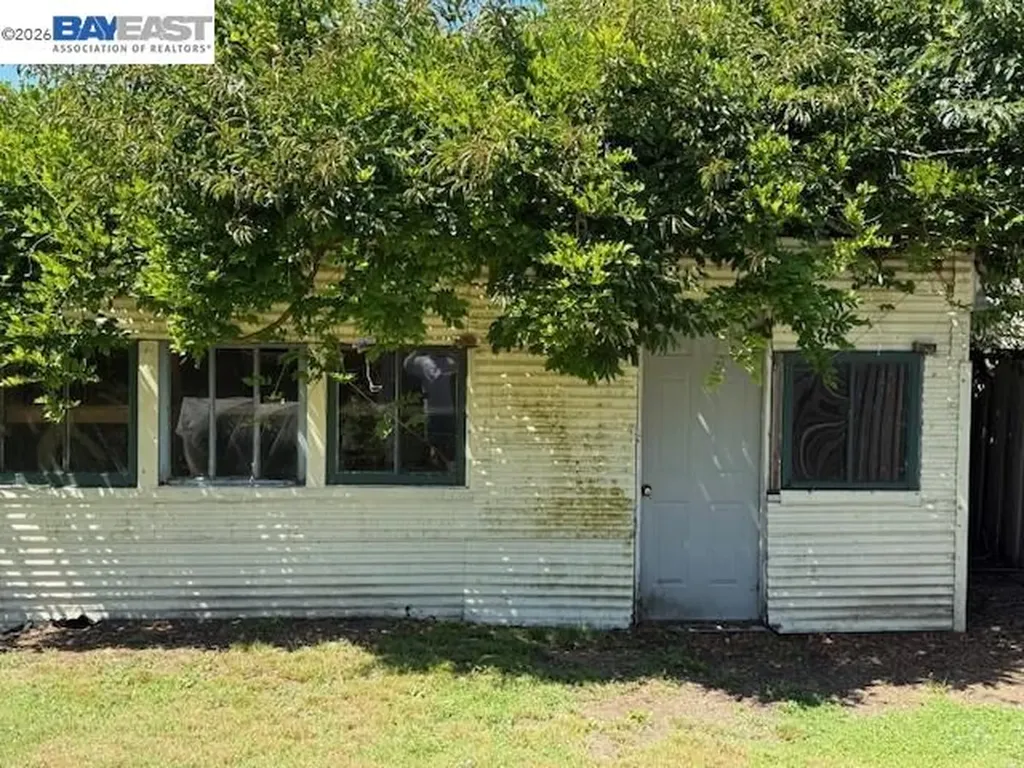 3208 Washington Street Alameda CA 94501