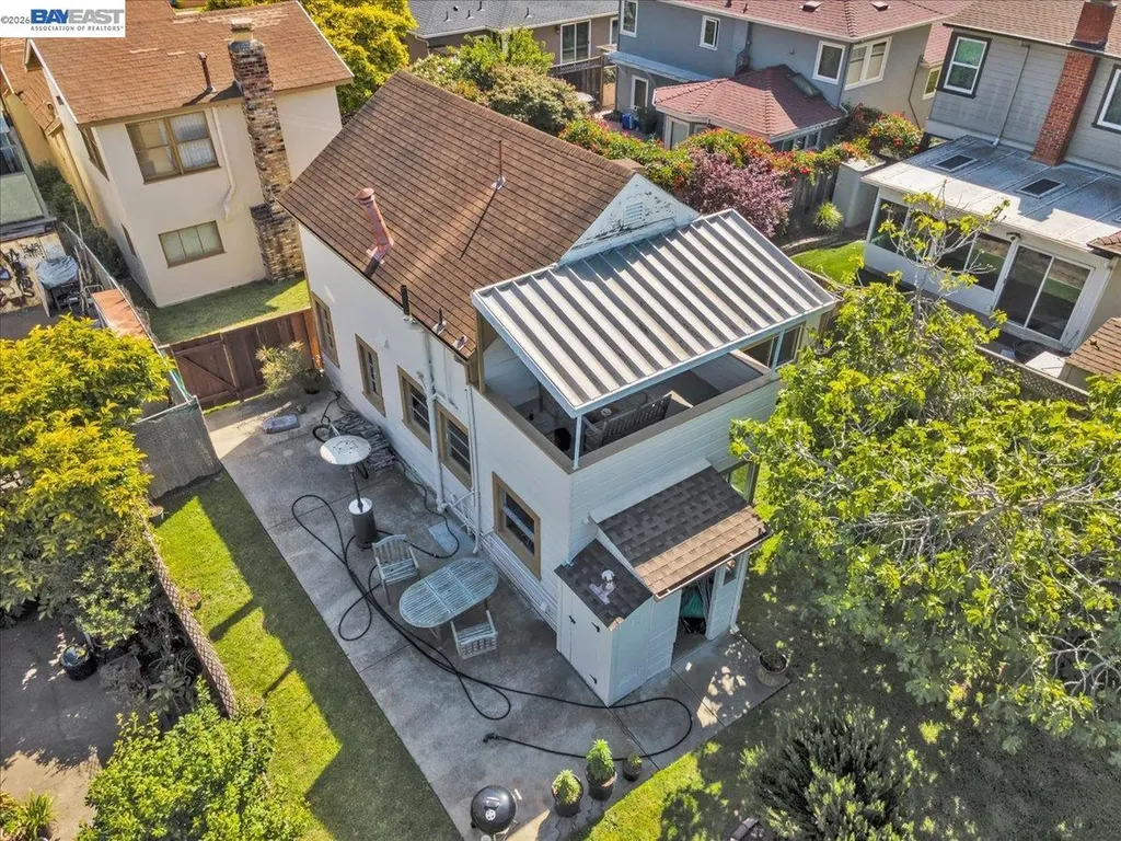 3208 Washington Street Alameda CA 94501