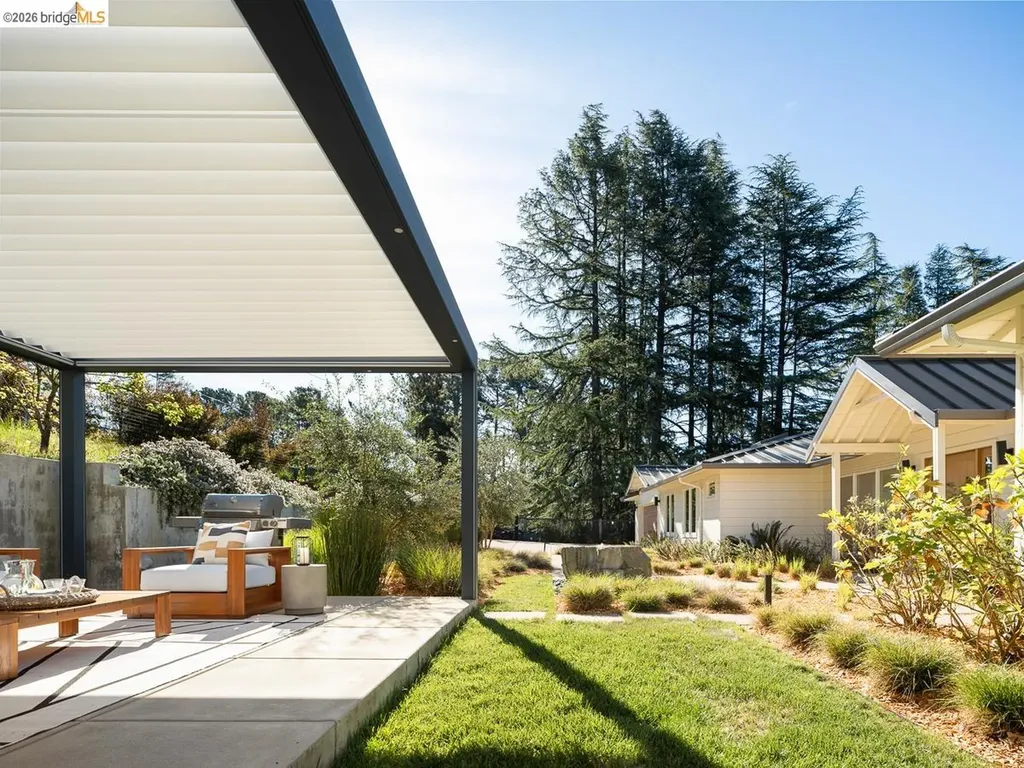 12700 Skyline Boulevard Oakland CA 94619