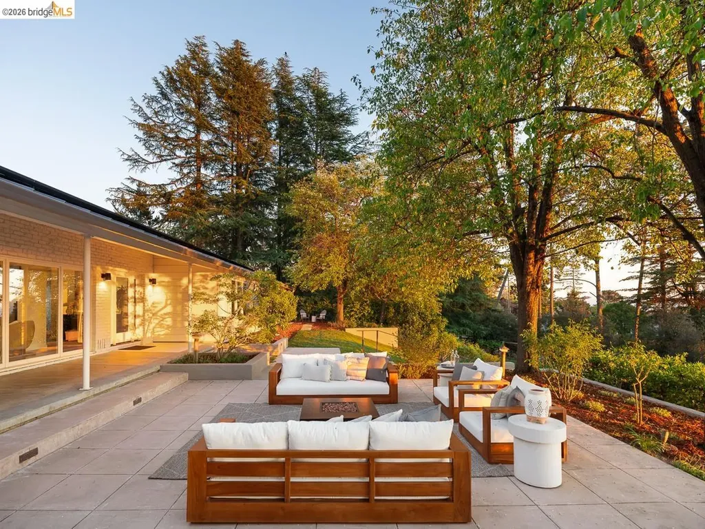 12700 Skyline Boulevard Oakland CA 94619