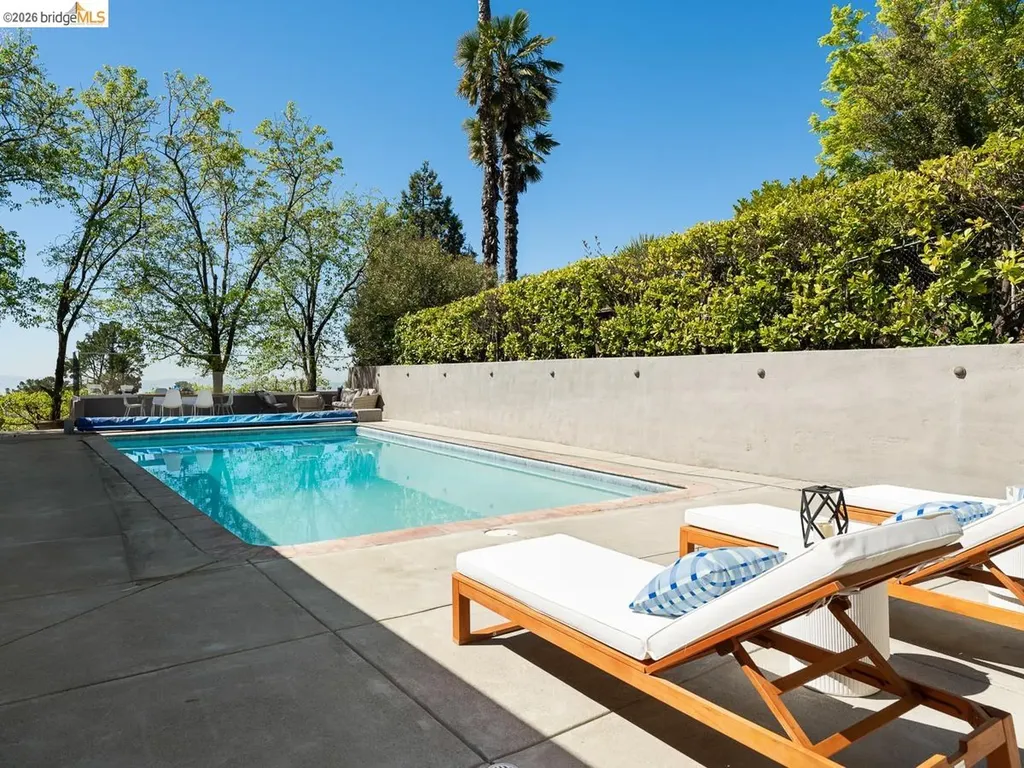 12700 Skyline Boulevard Oakland CA 94619