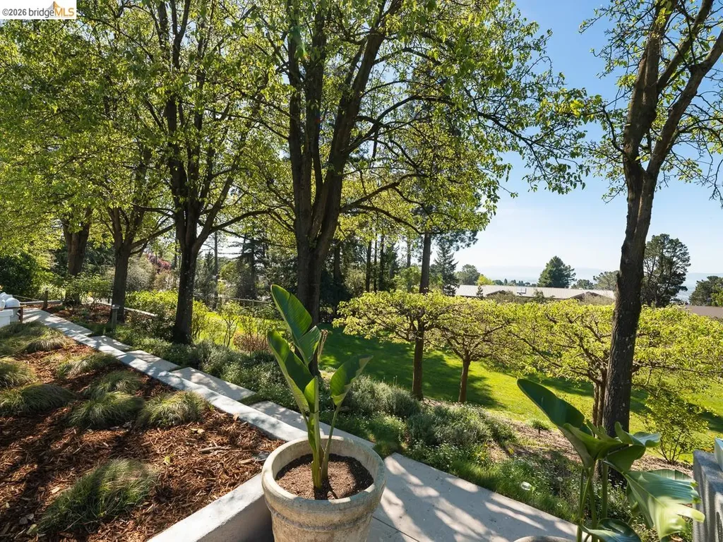 12700 Skyline Boulevard Oakland CA 94619