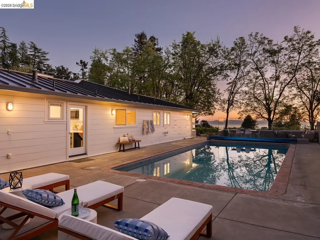 12700 Skyline Boulevard Oakland CA 94619