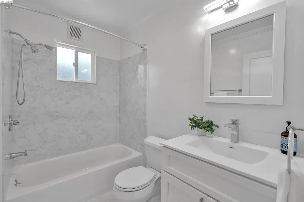 4352 Gem Avenue Castro Valley CA 94546