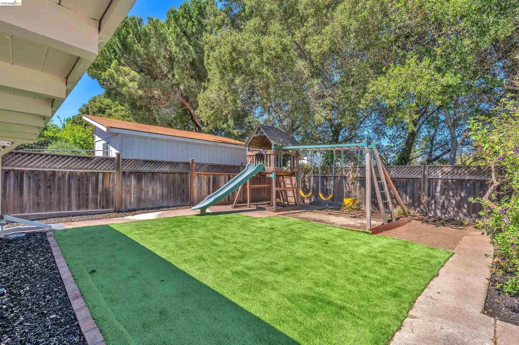 4352 Gem Avenue Castro Valley CA 94546