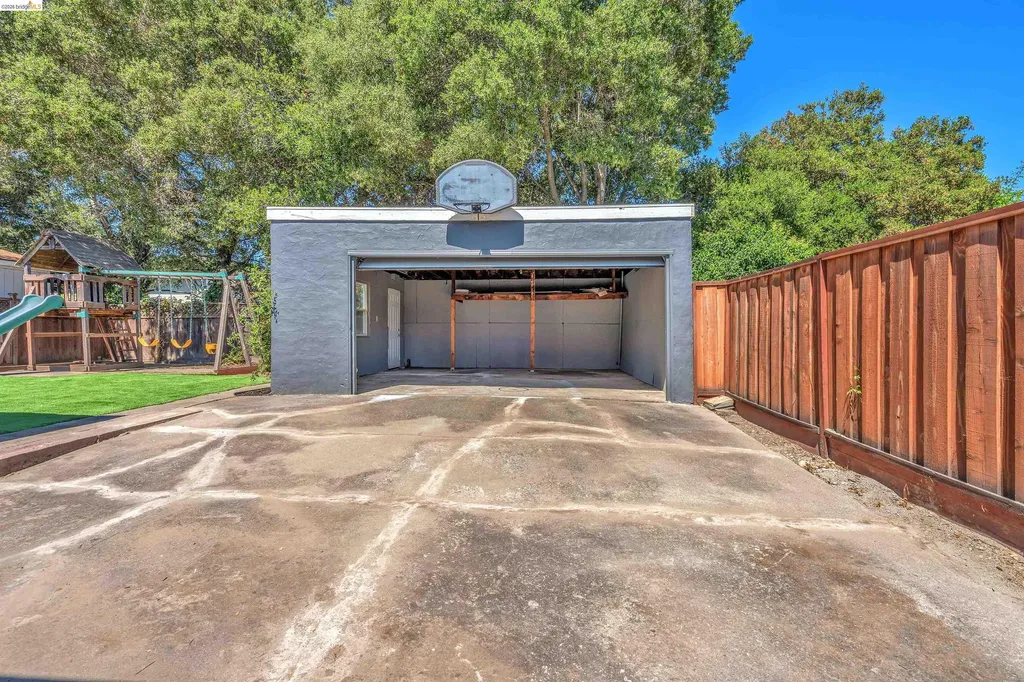 4352 Gem Avenue Castro Valley CA 94546