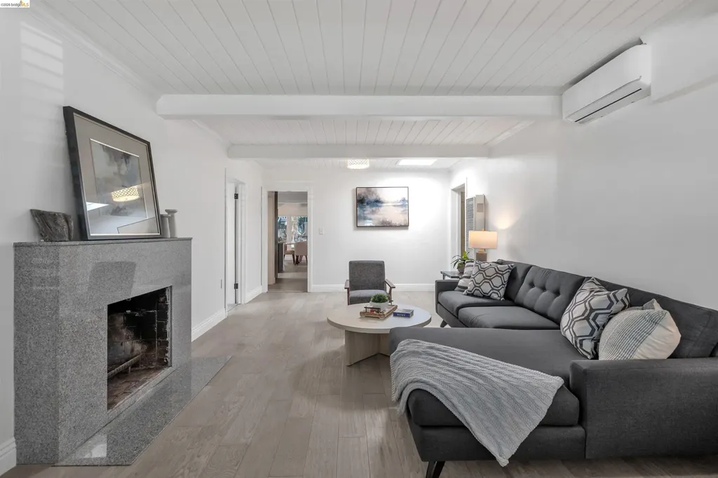 4352 Gem Avenue Castro Valley CA 94546