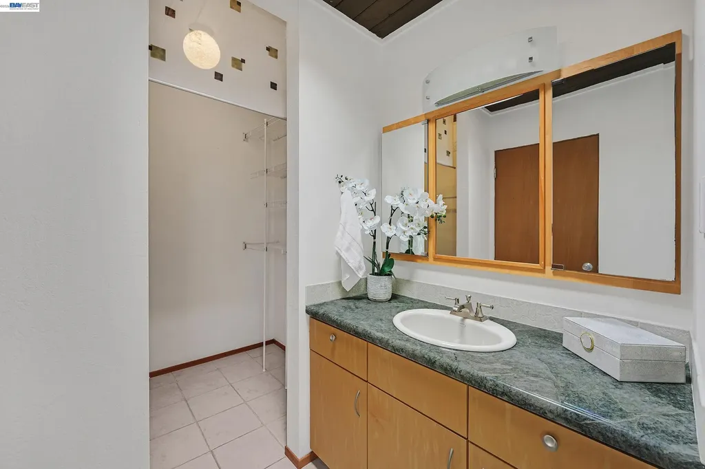 5354 Greenridge Road Castro Valley CA 94552