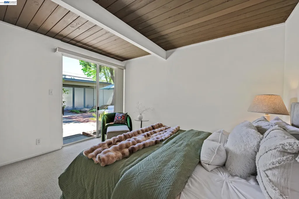 5354 Greenridge Road Castro Valley CA 94552