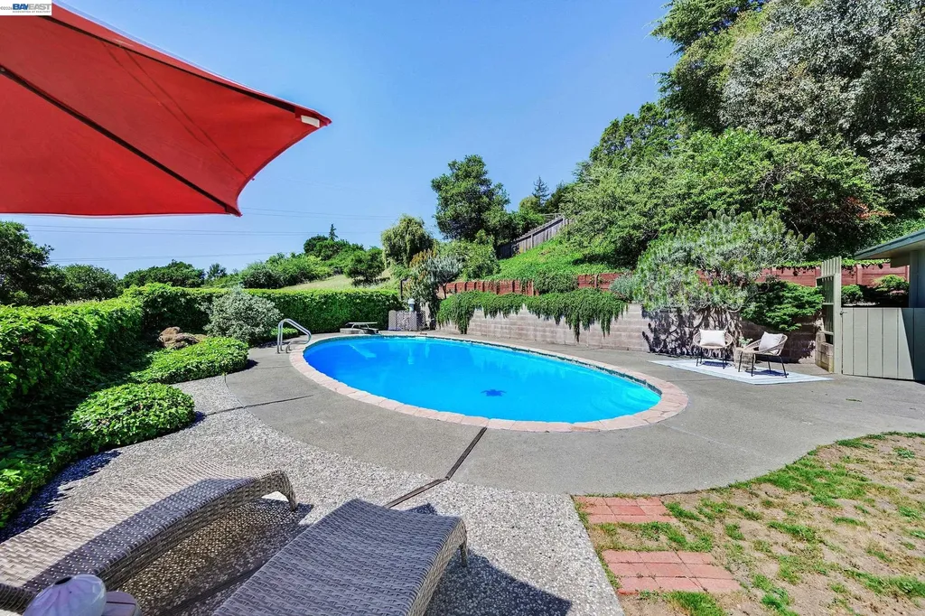 5354 Greenridge Road Castro Valley CA 94552