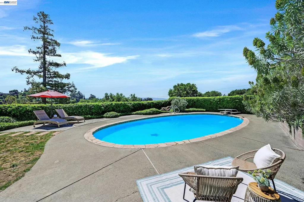 5354 Greenridge Road Castro Valley CA 94552