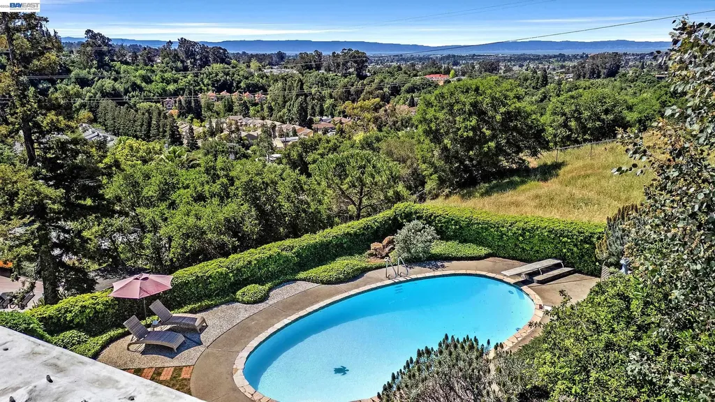 5354 Greenridge Road Castro Valley CA 94552