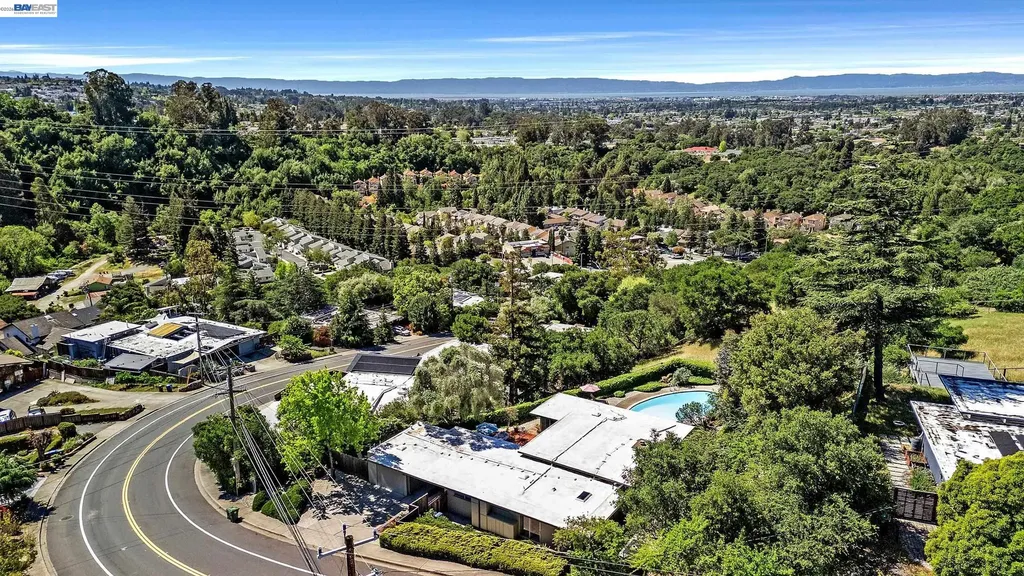 5354 Greenridge Road Castro Valley CA 94552